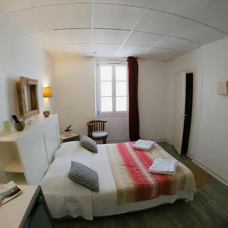 Le Petit 2* Biarritz