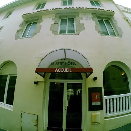 Ξενοδοχείο Le Petit 2*