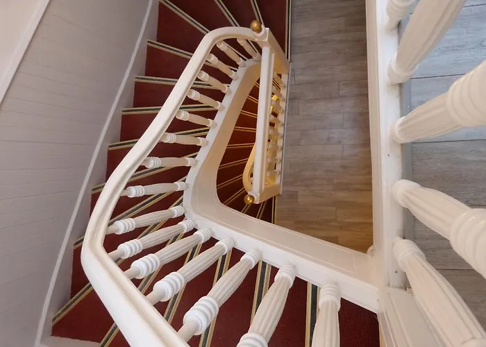 Le Petit Μπιαρίτζ