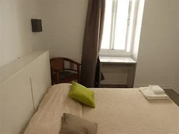 Le Petit Μπιαρίτζ