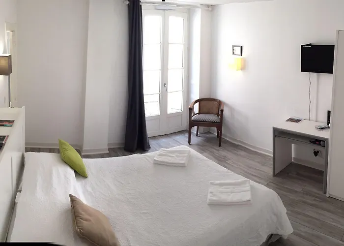 Le Petit Ξενοδοχείο Μπιαρίτζ