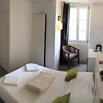 Le Petit מלון 2*
